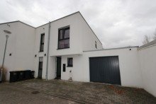 Aussenansicht + Kaarst + Doppelhaush�lfte + Bj 2017 + ca. 135 m� + 3 Schlafzimmer + K�che kann �bernommen werden +