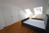Bild (11d5ccc5dee4f7fe25d5aab30b7ddfab): + Kaarst-Vorst + 3-Zimmer-Dachgeschosswohnung + ca. 80 m� + Balkon + Einbauk�che + Aufzug + TG +