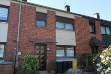 Aussenansicht + Kaarst + Am Hoverkamp + Reihenmittelhaus + 4-Zimmer+ 99 m� Wohnfl�che + inkl. Garage