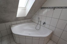 Badezimmer + Kaarst + 114 m� + 2. OG + 3 Zimmer + Maisonettewohnung + Aussenstellplatz + 1996