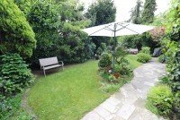 Bild (350f51a61ecd8e169b02823ad2e714d2): + Kaarst + Bungalow + Bj. 1971 + ca. 383 m� Grundst�ck + ca. 138 m� Wohnfl�che + Garage +