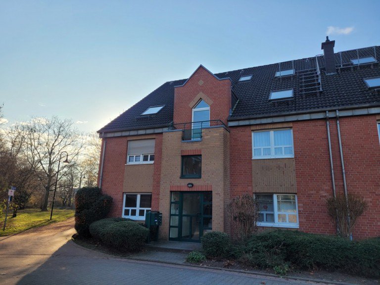 Aussenansicht Kaarst Erdgeschosswohnung + Kaarst - Zentrum + 2-Zimmerwohnung + Garten + ca. 66 m� + renoviert + ab 01.01. bezugsfrei +