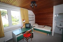 Schlafzimmer II + Kaarst + Einfamilienhaus + Bj. 1966 + ca. 746 m� Grundst�ck + ca. 142 m� Wohnfl�che + 2 Garagen