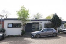 Ansicht + Kaarst - Zentrum + Bungalow + Bj. 1973 + ca. 119 m� Wohnfl�che + ca. 321 m� Grundst�ck + Garage +