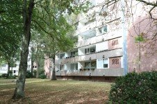 Hauptbild + Kaarst + Apartment + Erdgeschoss + ca. 34 m² Wohnfläche + saniert + ideal für Singles und Pendler +