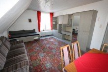 Schlafzimmer II - Obergeschoss + Holzb�ttgen + Einfamilienhaus + Bj. 1955 + ca. 500 m� Grundst�ck + ca. 130 m� Wohnfl�che + Garage +