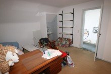 Schlafzimmer IV + Kaarst + Einfamilienhaus + Bj. 1966 + ca. 746 m� Grundst�ck + ca. 142 m� Wohnfl�che + 2 Garagen