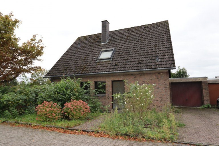Ansicht Kaarst / B�ttgen Einfamilienhaus + B�ttgen + Einfamilienhaus + Baujahr 1975 + ca. 423 m� Grundst�ck + ca. 131 m� Wohnfl�che + Garage +