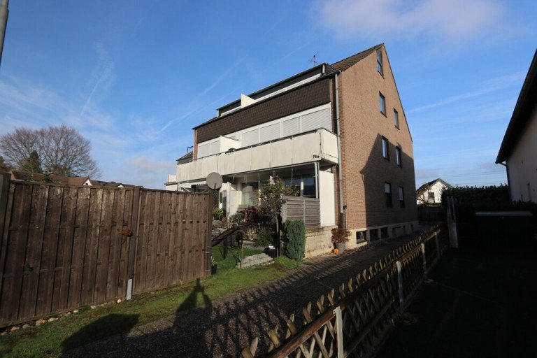 Aussenansicht Kaarst Maisonettewohnung + Kaarst + Maisonettewohnung + ca. 84 m� + 2 Zimmer + Balkon +