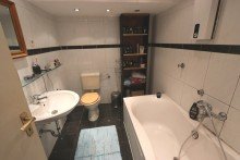 Badezimmer III (Keller) + Kaarst - Zentrum + Bungalow + Bj. 1973 + ca. 119 m� Wohnfl�che + ca. 321 m� Grundst�ck + Garage +