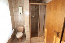 Badezimmer + Holzb�ttgen + freist. Einfamilienhaus + Bj. 1973 + ca. 135 m� Wohnfl�che + ca. 833 m� Grundst�ck +