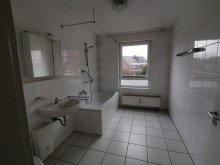 Badezimmer + KAARST - ZENTRUM + BALKON + 2-ZIMMERWOHNUNG + ca. 71 m� +