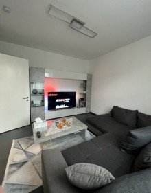 Wohnzimmer 3 + D�sseldorf-Holthausen + ca. 53 m� + 1. OG +  2-Zimmerwohnung + Balkon +  Stellplatz +