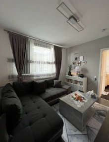 Wohnzimmer + D�sseldorf-Holthausen + ca. 53 m� + 1. OG +  2-Zimmerwohnung + Balkon +  Stellplatz +