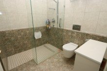 Badezimmer + Kaarst-Vorst + m�bliertes Bungalow + ca. 120 m� Wohnfl�che + 2 B�der + Garten + 3 Schlafzimmer +