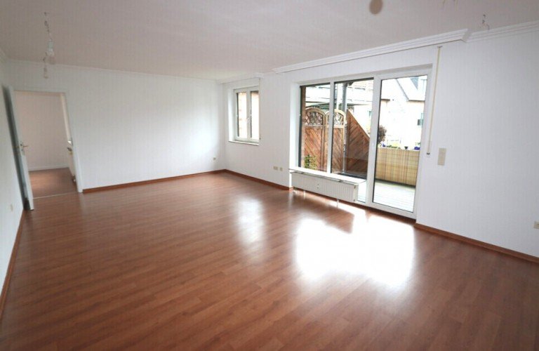 Wohnzimmer Kaarst Etagenwohnung + Kaarst + zentrale Lage + 3,5-Zimmer-Wohnung + ca. 84 m� Wohnfl�che + S�d-Balkon + TG-Stellplatz +