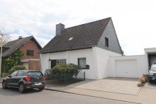 Aussenansicht + Kaarst + freistehende Einfamilienhaus + 106 m� Wohnfl�che + 408 m� Grundst�ck + 1969