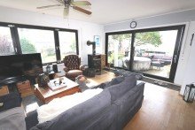 Wohnzimmer + Kaarst - Zentrum + Bungalow + Bj. 1973 + ca. 119 m� Wohnfl�che + ca. 321 m� Grundst�ck + Garage +