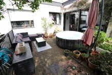 Terrasse + Kaarst - Zentrum + Bungalow + Bj. 1973 + ca. 119 m� Wohnfl�che + ca. 321 m� Grundst�ck + Garage +