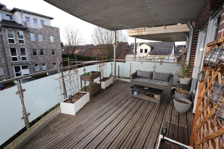Balkon Kaarst Etagenwohnung + Kaarst + n�he Kirmesplatz + moderne 3-Zimmerwohnung + Balkon + Aufzug + barrierearm +