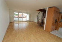 Wohnzimmer + Kaarst + 114 m� + 2. OG + 3 Zimmer + Maisonettewohnung + Aussenstellplatz + 1996