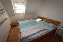 Elternschlafzimmer (Kinderzimmer II) + Kaarst + DHH + Bj. 2003 + 111 m� Wohnfl�che + 222 m� Grundst�ck +  Garage +