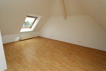 Schlafzimmer 3.OG + Kaarst + 114 m� + 2. OG + 3 Zimmer + Maisonettewohnung + Aussenstellplatz + 1996