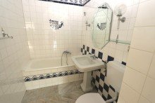 Badezimmer I + Kaarst + Bungalow + Bj. 1966 + ca. 98 m� Wohnfl�che +  ca. 393 m� Grundst�ck + Garage +