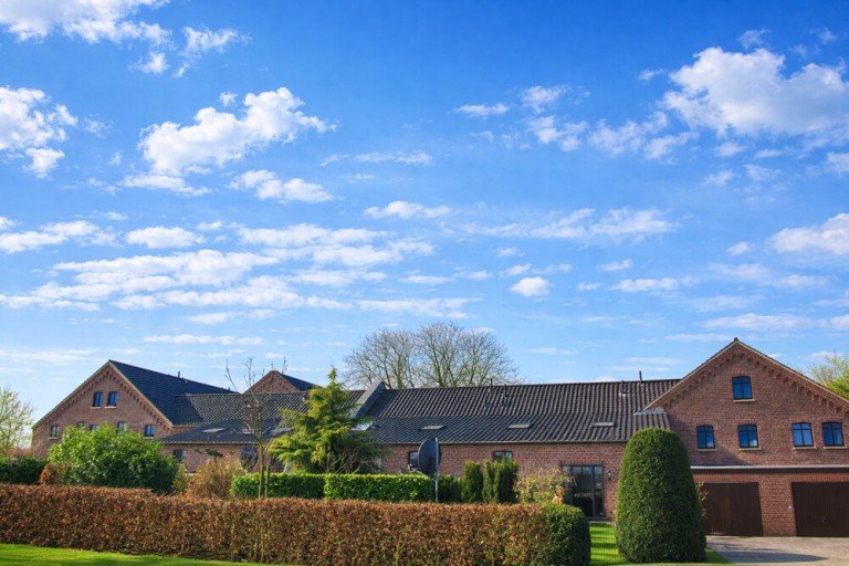 R�ckansicht Willich B�rofl�che + Willich-Niederheide + B�roetage in Hofanlage + ca. 106 m� + 3 B�ror�ume + 4 Stellpl�tze +