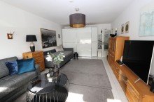Wohnzimmer + Kaarst-Holzb�ttgen + Einzimmerwohnung + Balkon + ca. 44 m� + inkl. Einbauk�che +