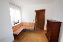 Essecke + Holzb�ttgen + freist. Einfamilienhaus + Bj. 1973 + ca. 135 m� Wohnfl�che + ca. 833 m� Grundst�ck +