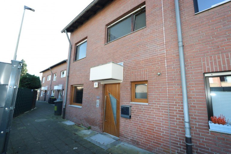 Ansicht Kaarst Reihenmittelhaus + Kaarst + Reihenmittelhaus + ca. 120 m� + 7 Zimmer + inkl. Garage +
