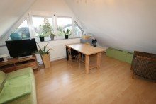 Studio + Kaarst + DHH + Bj. 2003 + 111 m� Wohnfl�che + 222 m� Grundst�ck +  Garage +